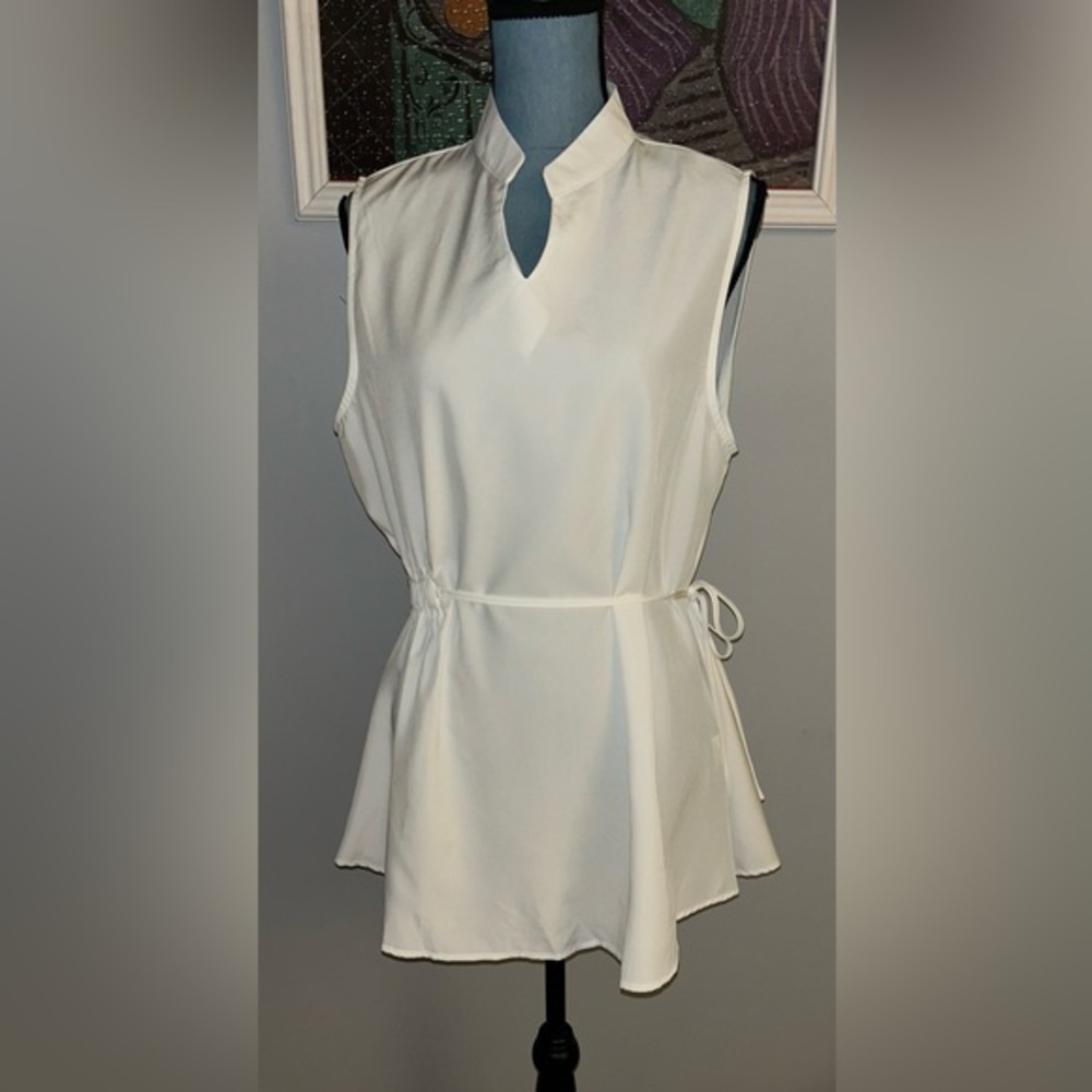 White Sleeveless Lightweight Flowy Blouse Size XL Tie to Side Or Waist Tie NWOT